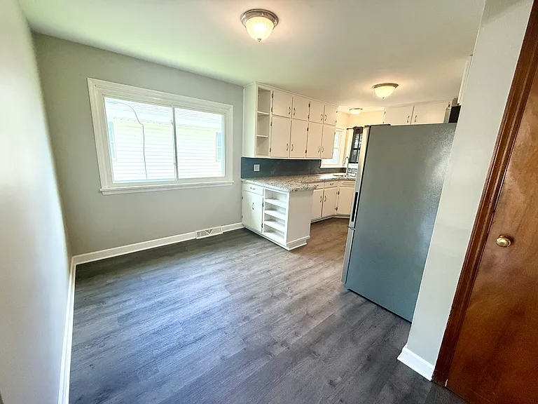 2720 26th Ave — Photo 5