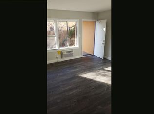 8706 Parthenia Pl APT 3, North Hills, CA 91343