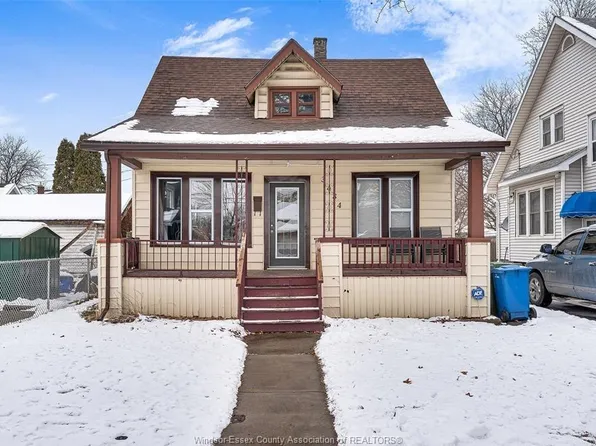 3484 Peter St, Windsor, ON N9C 1J3
