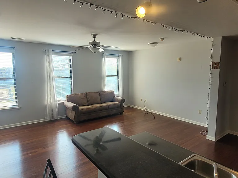 720 Litty Ct #305 — Photo 4