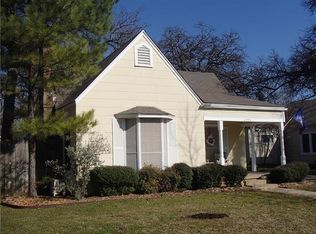 2333 Honeysuckle Ave, Fort Worth, TX 76111