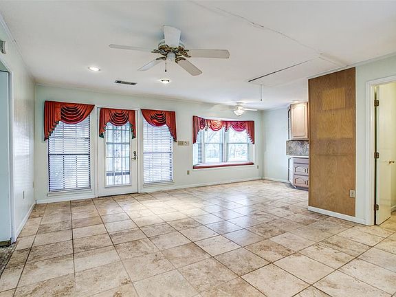 4th image of 1609 Martel Ave