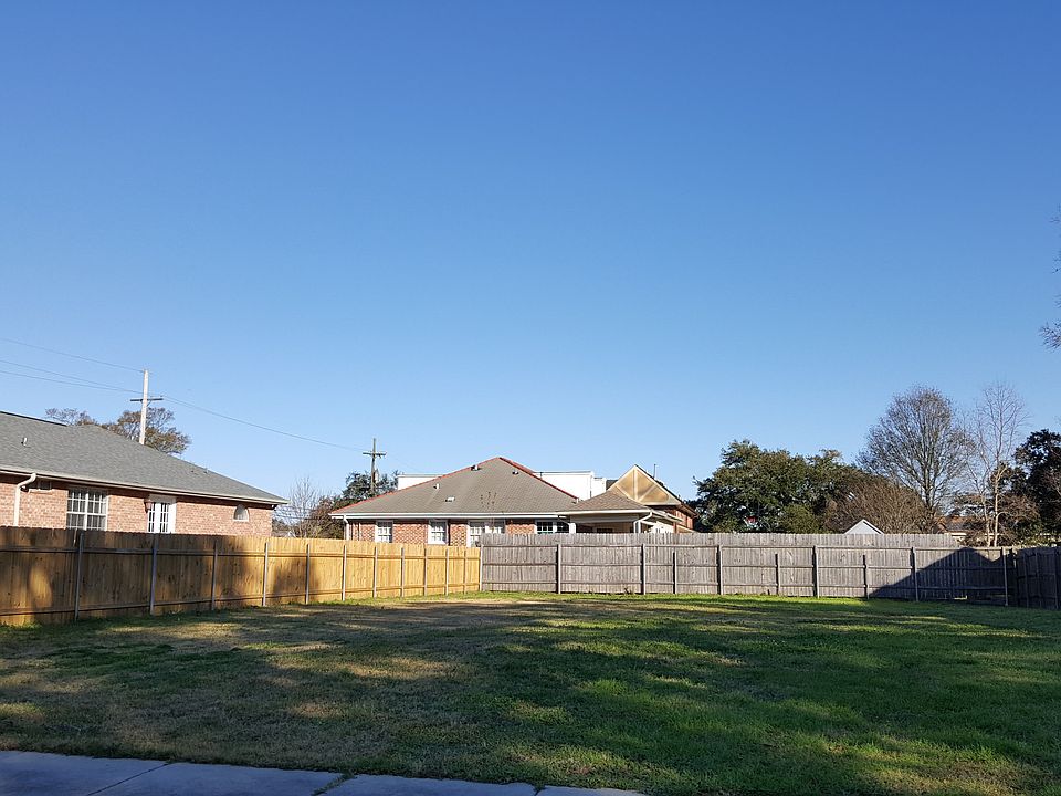 70' x 120' vacant lot