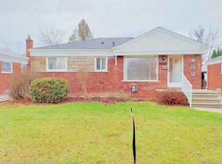 18250 Stephens Dr, Eastpointe, MI 48021