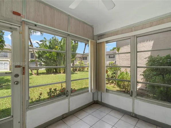 5620 SW 3rd Pl APT 103, Pompano Beach, FL 33068