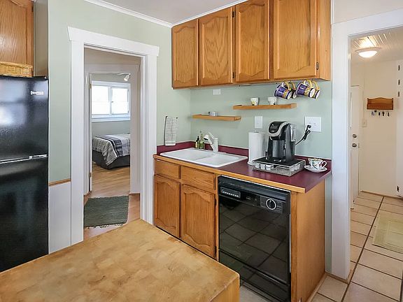 5th image of 1235 E Laird Ave
