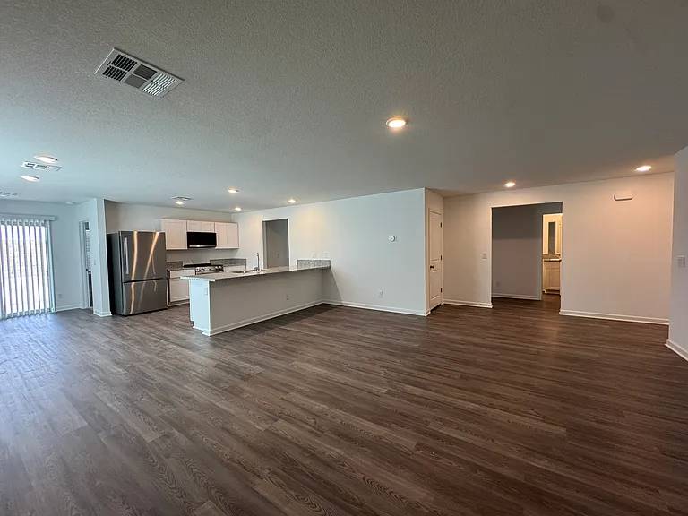 2800 Steamship Dr — Photo 5