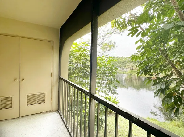 924 SW 9th Street Cir APT 206, Boca Raton, FL 33486