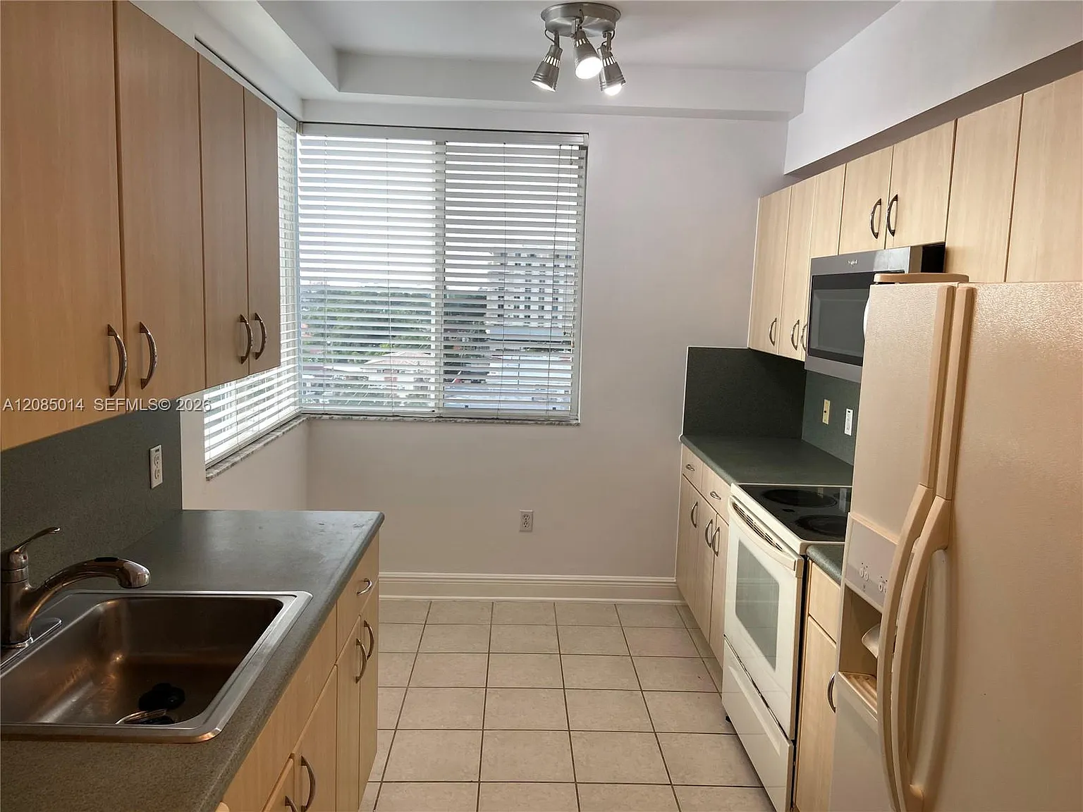 Grove View Condo — Photo 3