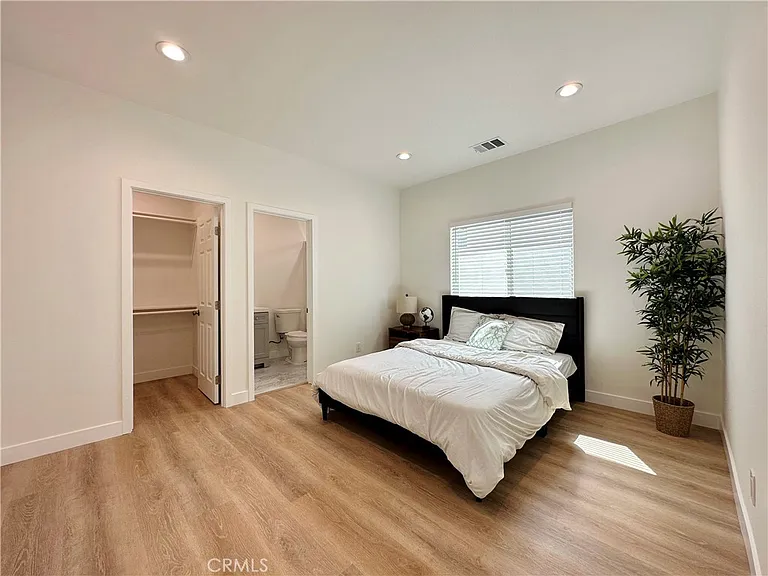 2418 Thorn Pl #A — Photo 8