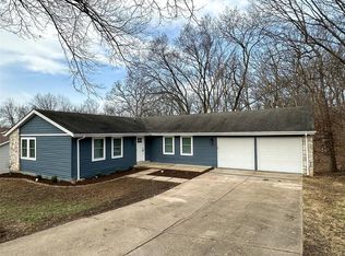 745 La Feil Dr, Ballwin, MO 63021