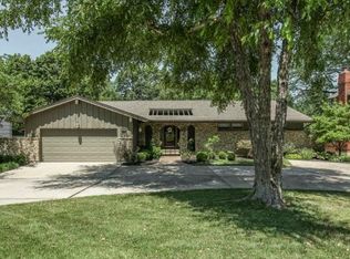 5260 W 87th St, Prairie Village, KS 66207