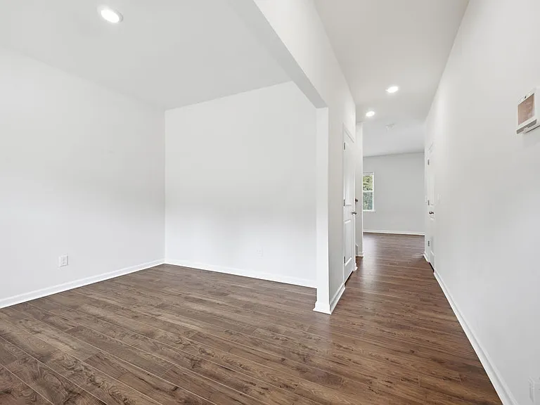 560 Country Oak Dr — Photo 11