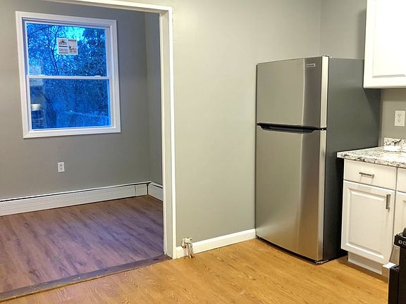 5th image of 86-88 W Lawn Ave #2