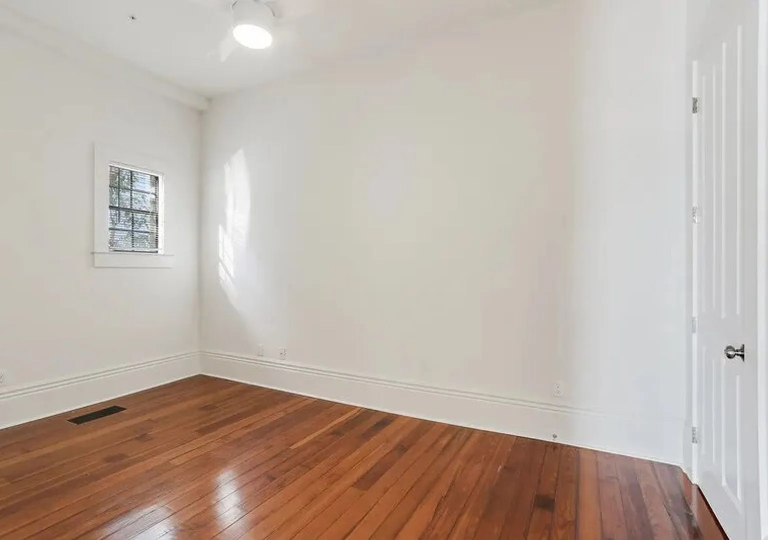 2215 Second St — Photo 4
