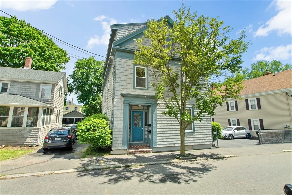 2 bed, 1.0 bath, 1000 sqft, $2,600 — Photo 1