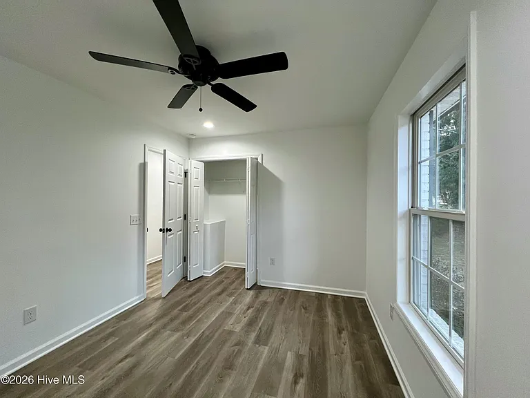 157 Edinburgh Dr — Photo 21