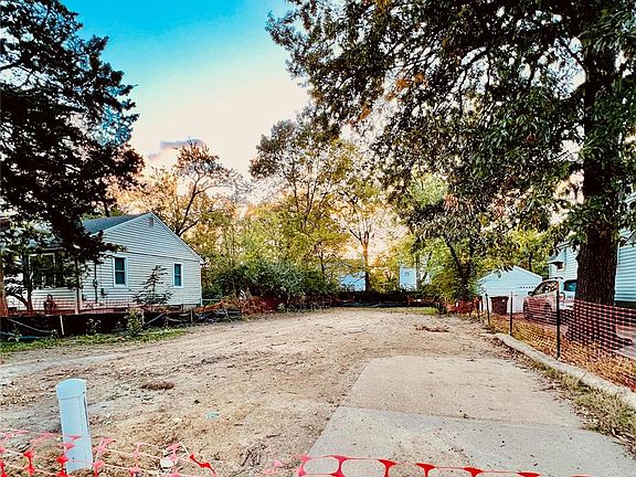 2nd image of 741 Simmons Ave