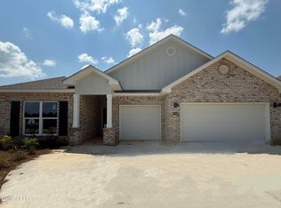 17105 River Hills Dr, Gulfport, MS 39503