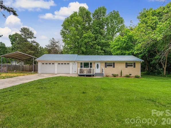 630 Ginger Cake Rd, Lancaster, SC 29720