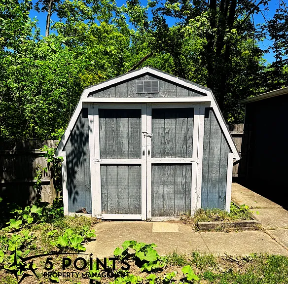 601 W Glendale St — Photo 11