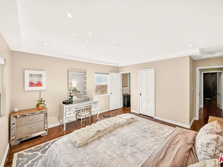 9928 Robbins Dr — Photo 27