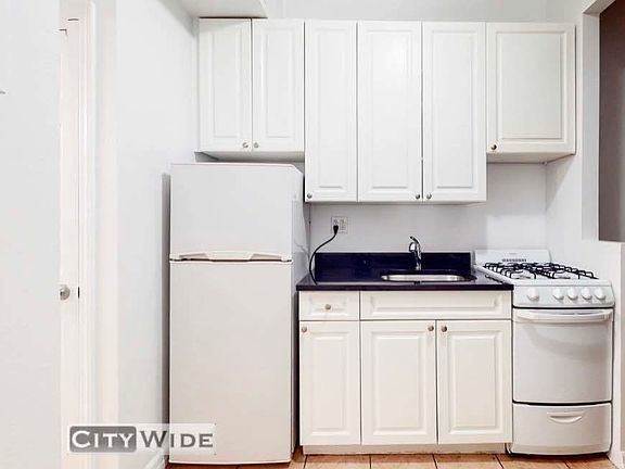 2nd image of 340 E 53rd St #2G