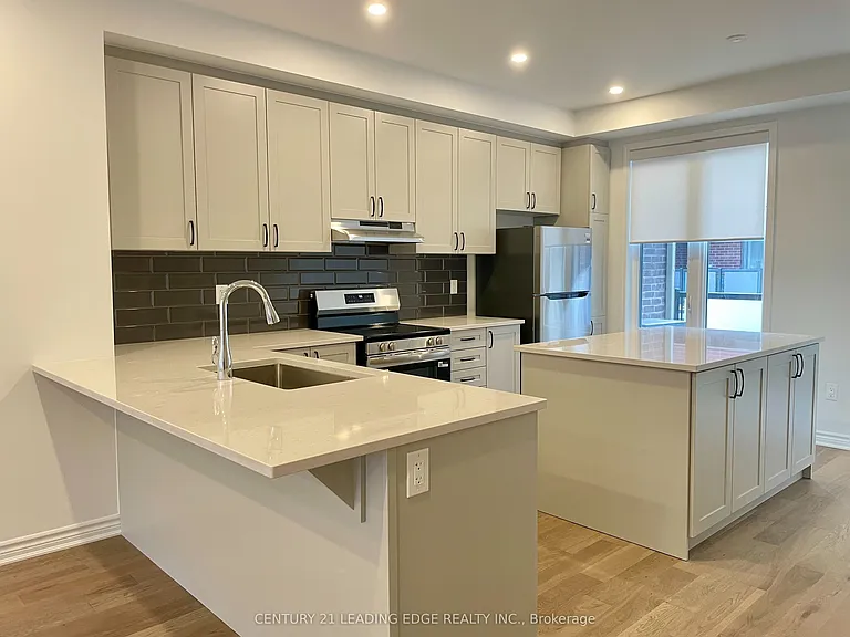 82 Avani Ave — Photo 8