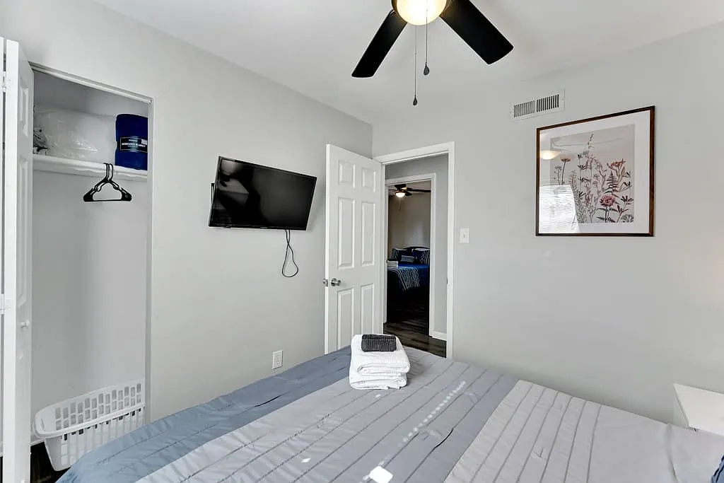 3 bed, 1200 sqft, $4,750 — Photo 4