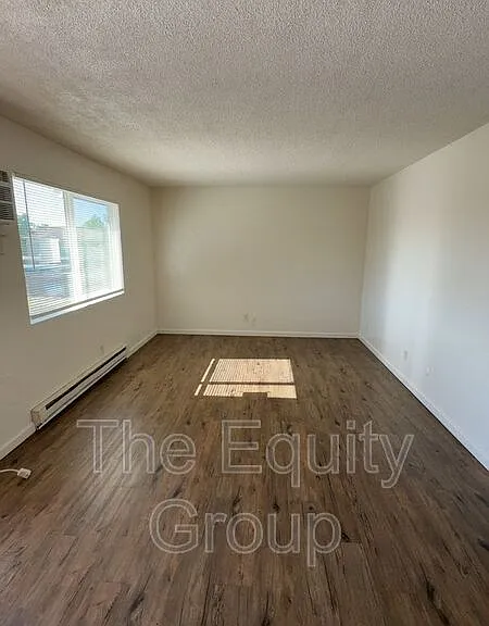 352 S Blackstone St #8 — Photo 2