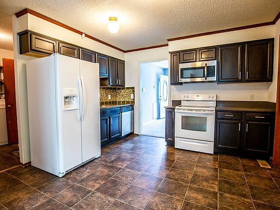 2nd image of 410 Matthews Ct