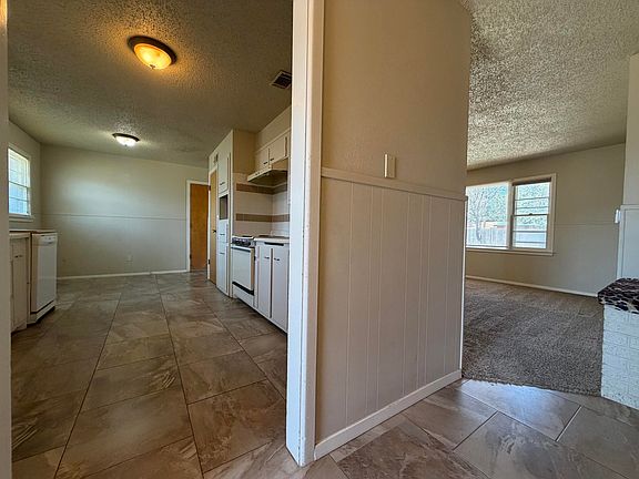 3rd image of 5016 46th St