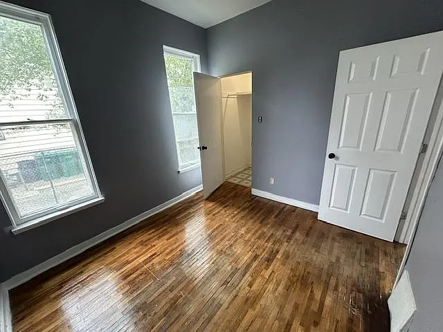 329 Stone St — Photo 2