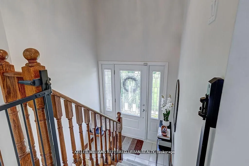 4 bed, $3,000 — Photo 2