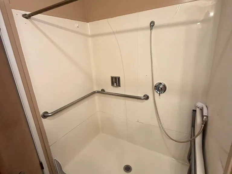 1513 Alpine Ln — Photo 5