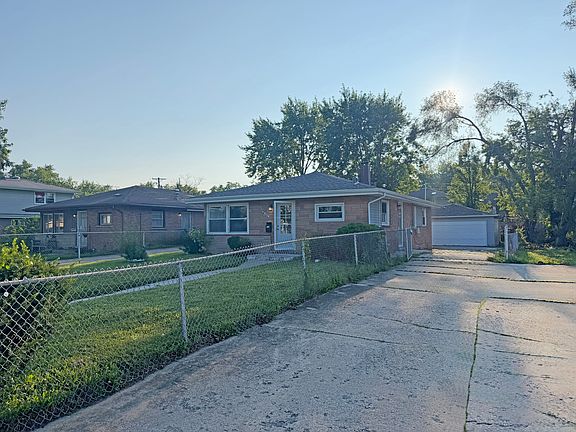 3rd image of 16247 Paulina St