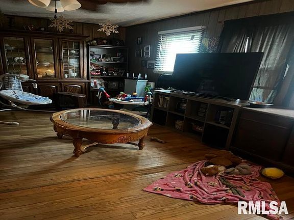 3rd image of 61 Orchard Dr
