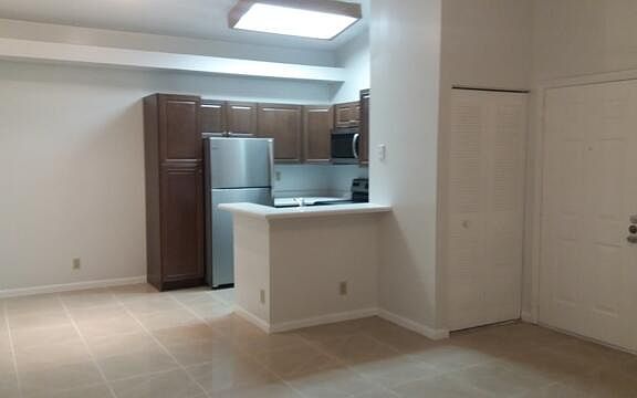 4th image of 741 Lyons Rd APT 17205