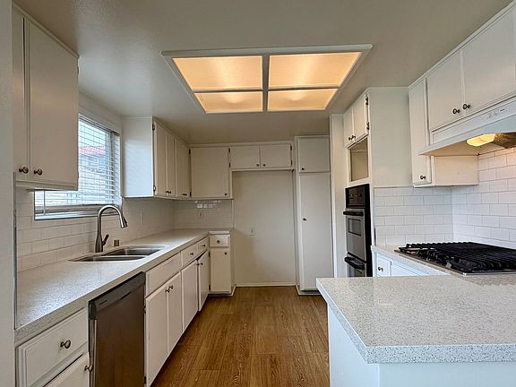 2nd image of 529 W 16th St APT 3