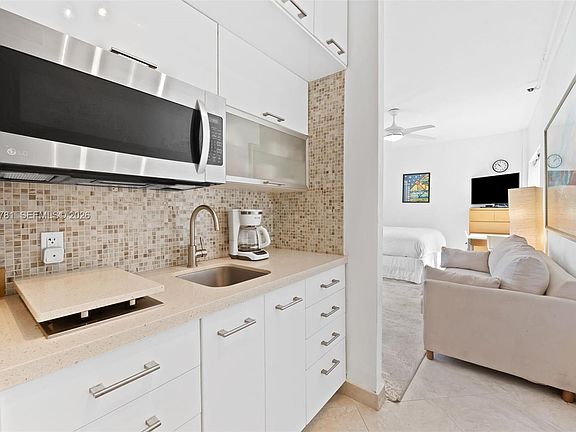 4th image of 255 W 24th St APT 330