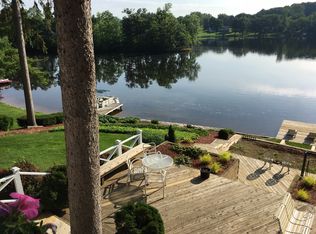 7356 Ledgewood Dr, Fenton, MI 48430