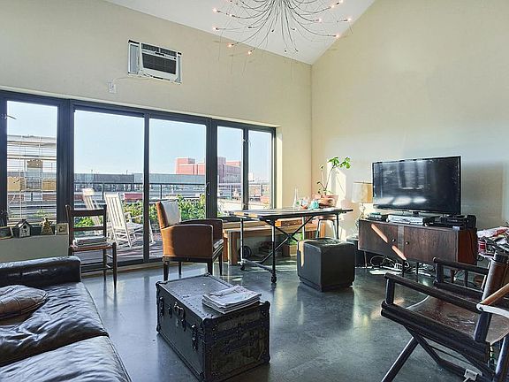 4th Floor Living Room