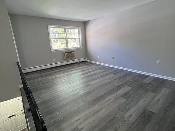 4th image of 511 Garnet Dr