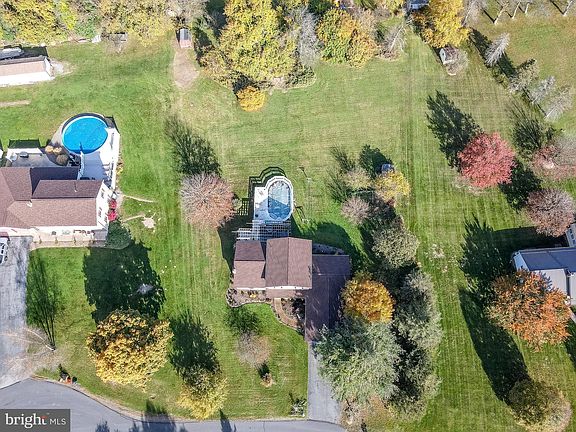 2nd image of 105 Hillside Dr