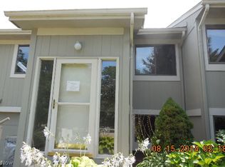 11006 Folkstone Dr, Painesville, OH 44077