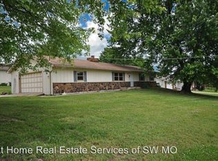 1827 E Valley Water Mill Rd, Springfield, MO 65803