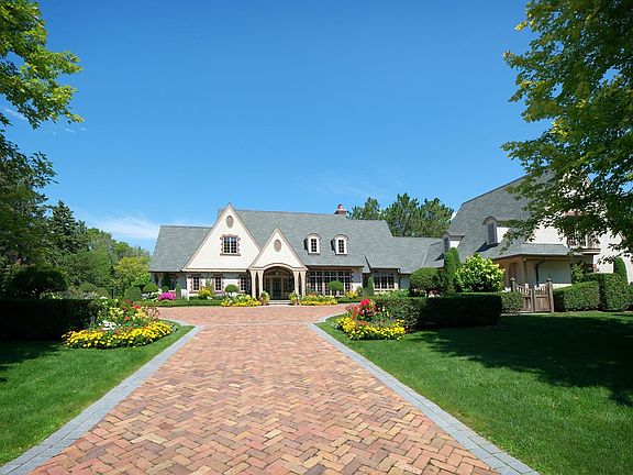 3rd image of 325 Highcroft Ln