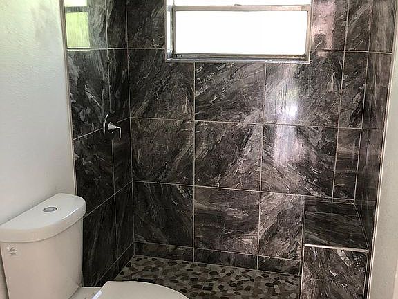 4th image of 1701 SW 22nd St APT C