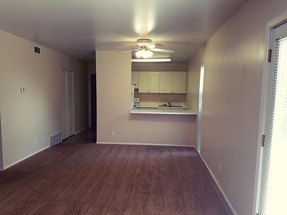 3rd image of 1021 Queen Ann Dr APT 9