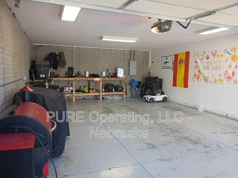 7605 N 92nd Ave — Photo 31